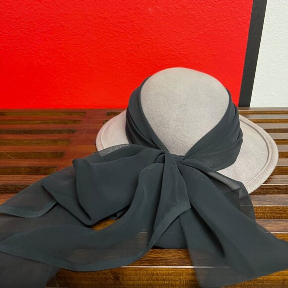 EUC 1960s Vintage Alex Wilson Lancaster Wool Felt Hat w Chiffon Bow & Chin Strap main image 4